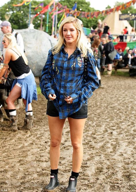 katching my i ellie goulding rocks a grunge vibe as she flaunts her enviably toned legs in tiny