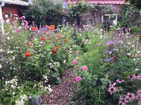 Übersicht a naturnah gärtnern im kleingarten. Garten Im August / Garten Im August Gartenkalender Tipps ...