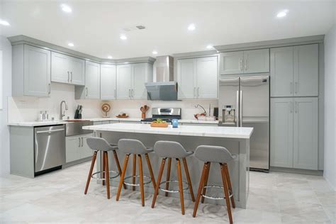 Traditional kitchen design trends by mark rockwood photography. Stylish Design Ideas with Cool Grey Shaker Cabinets in ...