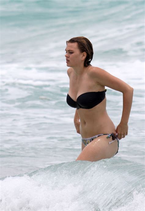 Aimee Teegarden Busty Wearing Strapless Bikini On Miami Beach Porn