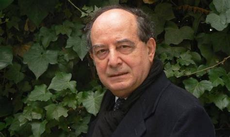 Roberto calasso, publisher of adelphi in milan, is the author of many books, among them the ruin of kasch, the marriage of cadmus and vintage international (series). Crítica: Roberto Calasso resgata visão de mundo arcaica e ...