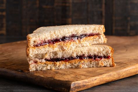 Can You Freeze Peanut Butter And Jelly Sandwiches Heres How To Do It