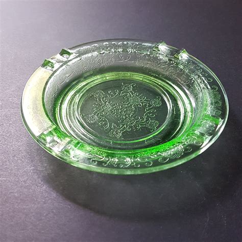 Vintage Hazel Atlas FLORENTINE No 1 Green Depression Glassware Ashtray