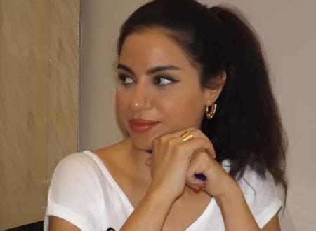 ولدت الفنانة الشابة نسرين أمين في مدينة القاهرة عام 1984. جولولي | نسرين أمين تثير الغضب بجلسة بطلة جريئة جدًا.. صور