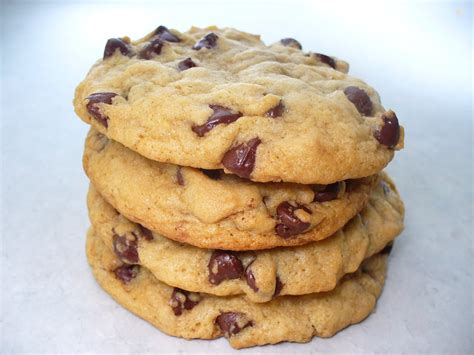 Instead, opt for a mix of milk or semisweet and dark chocolate chunks. Leenee's Sweetest Delights: Thick and Chewy Chocolate Chip ...