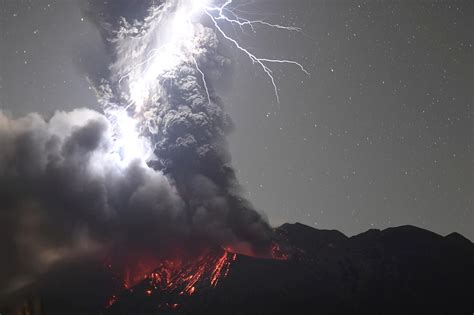 Lightning Bolt Strikes Volcanic Ash Cloud News Without Politics