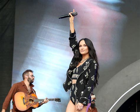 Acl Live Review Kacey Musgraves Texan Crossover Commands Her Masses Music The Austin Chronicle