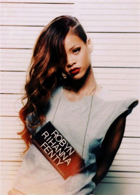 Pin By Ellie Obrien On Beautifulpeople Rihanna Rihanna Fenty