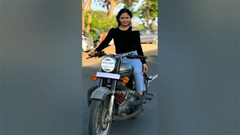 desi girl🔥💯 indian girls riders girls riding girls riding bike in india girls shorts