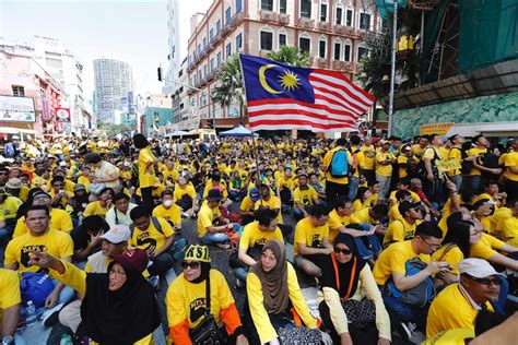 Thousands March In Bersih Protests Calling For Malaysian Pm Najib Razak To Step Down Abc News