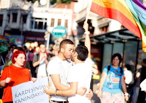 Date De La Gay Pride D Istanbul Parade Gay Pride