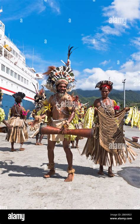 Dh Port Png Native Welcome Alotau Papua New Guinea Traditional Dress