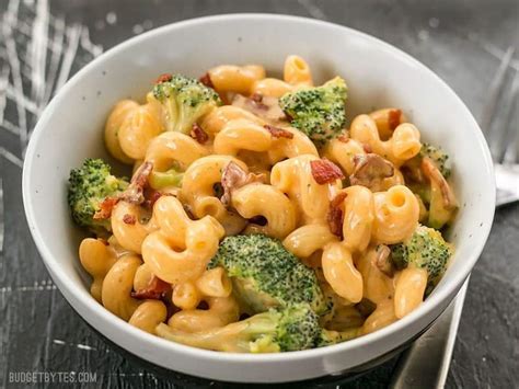 One Pot Bacon Broccoli Mac And Cheese Budget Bytes