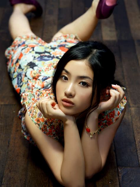 Ishihara Satomi Aikora Images And The Usually Nude Actress Does Not Take Off