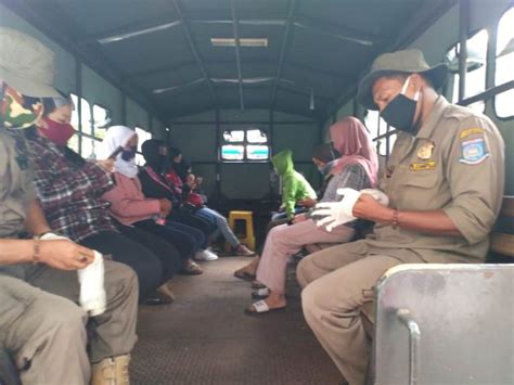 Razia Psbb Di Ciputat 11 Pasangan Di Luar Nikah Ngamar Di Hotel Reddoorz Monitor Tangerang