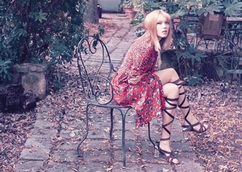 Léa Seydoux é A Atriz Mais Quente Harpers Bazaar Moda Beleza E