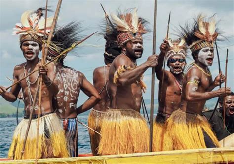 Jenis Pakaian Adat Papua Dan Penjelasan Lengkap Gur Vrogue Co