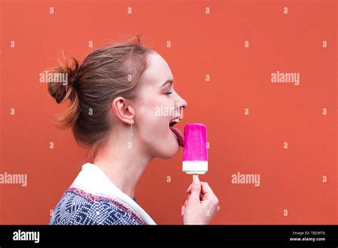Hot Girl Open Mouth Tongue Immagini E Fotografie Stock Ad Alta