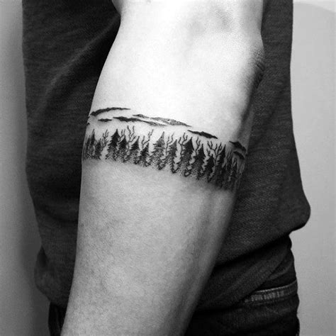The designs look great whether expressed in bright colors black and white or. Top 43 Best Small Nature Tattoos - 2021 Inspiration Guide