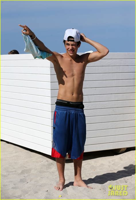 photo austin mahone shirtless beachside selfies with fans 01 photo 3085275 just jared