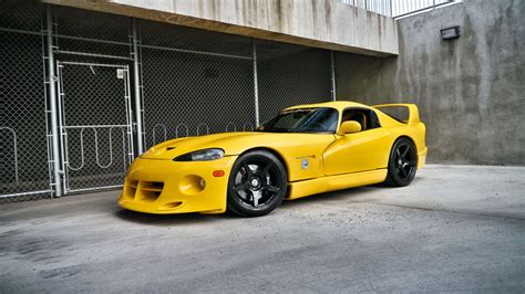 Hennessy Supercharged Dodge Viper 650r Venom Icon Of The 90s
