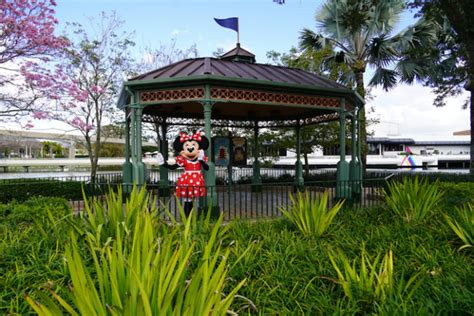 Minnie Mouse Now Greeting At Gazebo In Epcots World Showcase Photos