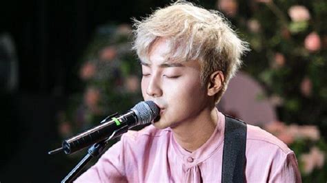 Roy Kim Lulus Cum Laude Meski Tersangka Kasus Penyebaran Konten