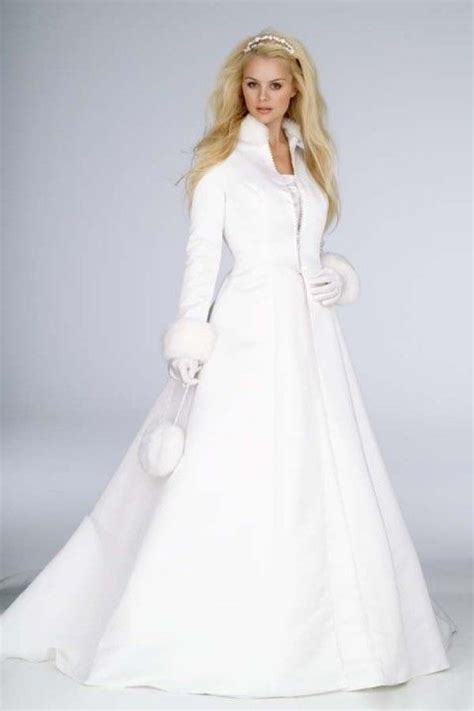 43 Stunning Cold Weather Wedding Ideas Winter Wedding Gowns Winter Wedding Coat Winter