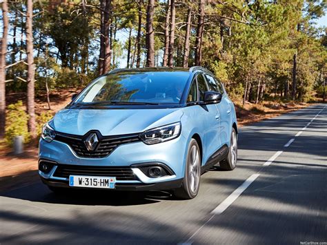 Renault Grand Scenic (2017) - picture 6 of 87