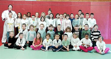 Plouguernével École Des Séances De Judo Pour Les élèves Le Télégramme