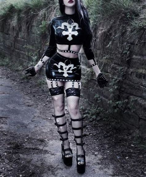 Pin By Rogelio Magana On Gothic Gothic Fashion Gothic Outfits Fashion