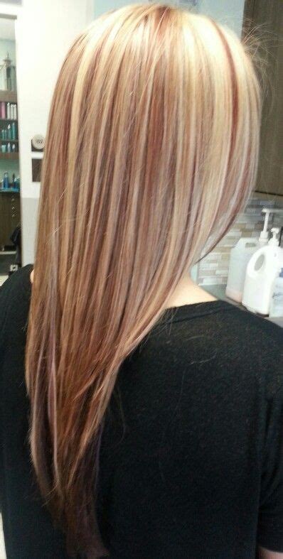 Heat things up with some wine red peek a boo highlights at the ends of your bottom layers. Blonde hair with red paneled lowlights. | Red blonde hair ...