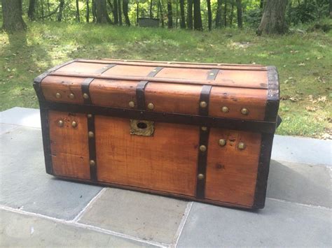 Antique Jenny Lind Stagecoach Trunk Steamer Trunk Brass And Iron