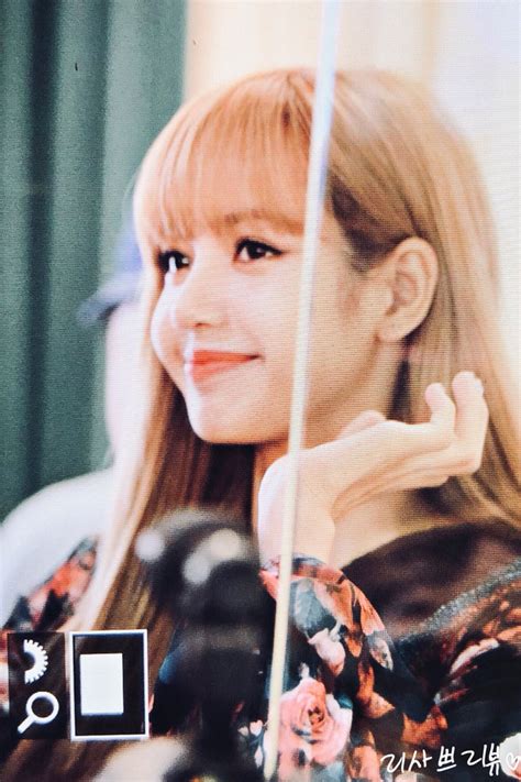 14 Blackpink Lisa Moonshot Yoo In Na Product Launch Event Myeongdong