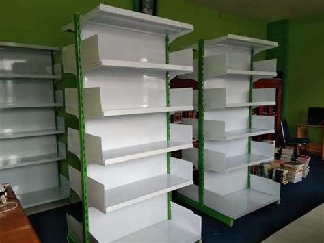 Rak buku dengan model rak minimarket ini merupakan rak yang memudahkan pengguna apabila menginginkan perubahan layout ruangan perpustakaan atau toko buku setiap saat. Rak Buku Perpustakaan Double - Jawara Rak Minimarket