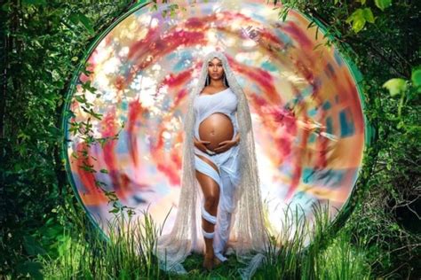 See Nicki Minaj S Stunning Rainbow Pregnancy Pics