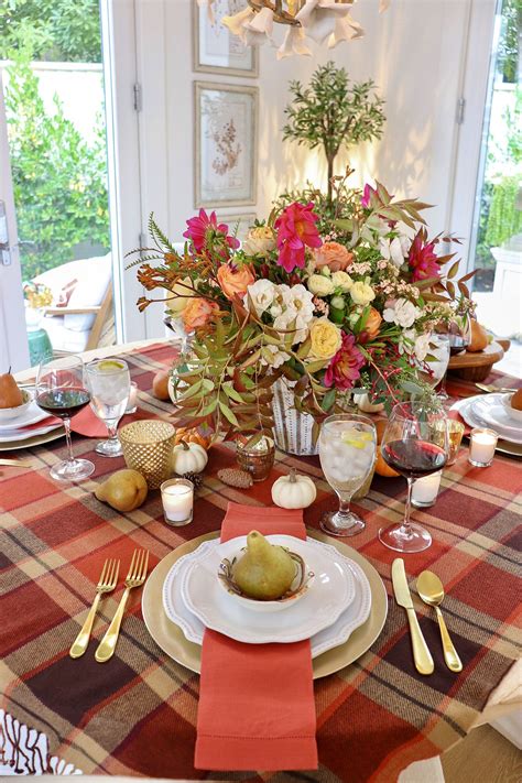 Fall is such a beautiful time of year and a fabulous time to invite friends and family for an easy and scrumptious buffet. Harvest Fall Tablescape Ideas | Thanksgiving - KristyWicks ...