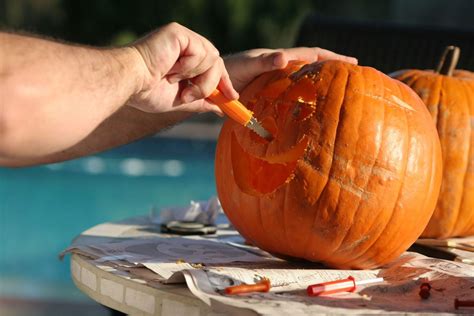 How To Carve A Pumpkin Howstuffworks