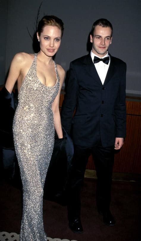 Jonny lee miller & angelina jolie. Brad Pitt und Angelina Jolie: die Ex-Partner von Brangelina