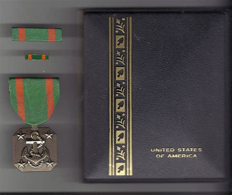 Navy And Marine Corps Usmc Achievement Award Medal In Case With Ribbon