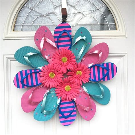 The Coolest Guide On How To Make A Wreath Using Flip Flops