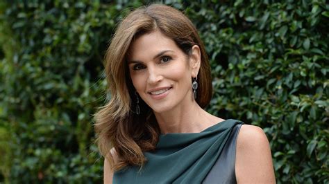 Cindy Crawford Reveals She Was Bullied In High School Entertainment Tonight