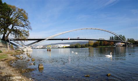 An der grenze zwischen deutschland, niederlande und belgien gibt es ein labyrinth (4€ eintritt). Dreiländerbrücke