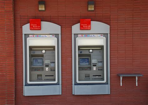 Union Bank Union Bank Atms With The Older Logo In Coronado Flickr