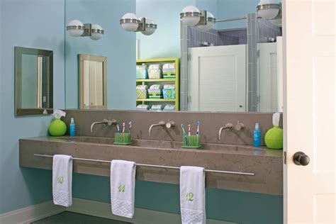 With so many different kids bath accessories available, it is simple enough to change the overall look simply by replacing a few key items like the shower curtain. 100+ Kid's Bathroom Ideas, Themes, and Accessories (Photos)