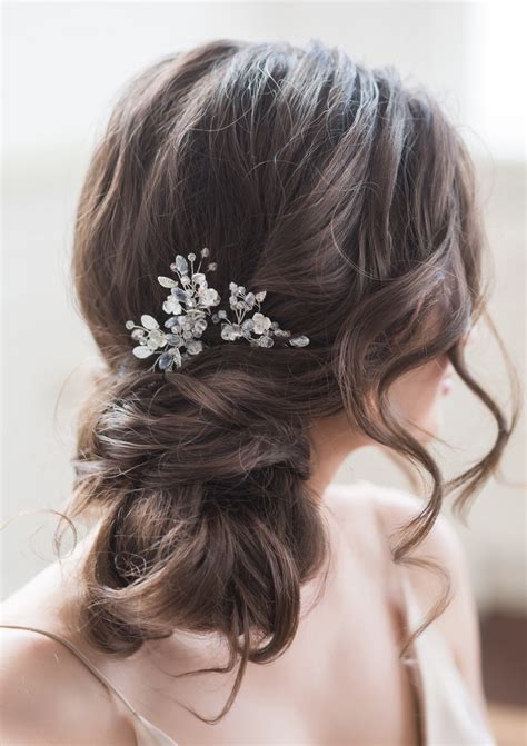 Bridal hairstyle: Wedding looks perfect for a beach wedding | All ...