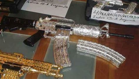 Confiscan Arsenal De Armas Decoradas Con Oro Y Diamante La Voz