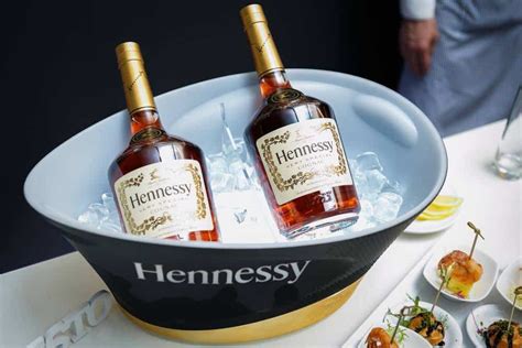 How To Drink Hennessy The Right Way A Quick Guide What Is Hennessy Hennessy Drinks Hennessy