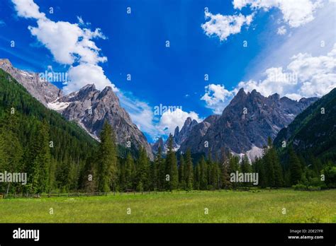 Dolomite Peaks Rosengartenval Di Fassa Italy Alps Stock Photo Alamy