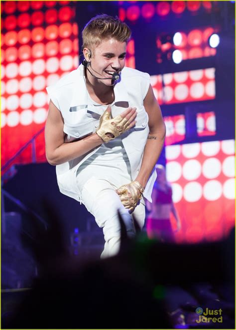 Justin Bieber Gets Sick During Believe Concert In Arizona Photo 498781 Photo Gallery